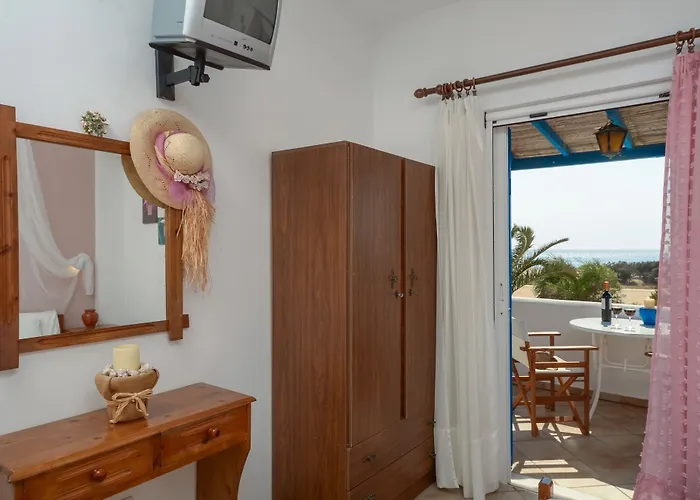 Skarmoutsos 招待所 3*